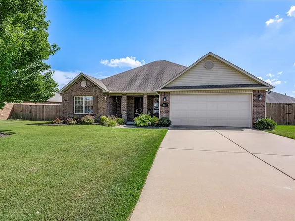 531 Saddlehorn Dr, Bentonville, AR 72719