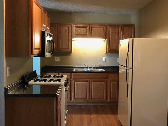 3rd image of 2800 Vail Ave SE #1