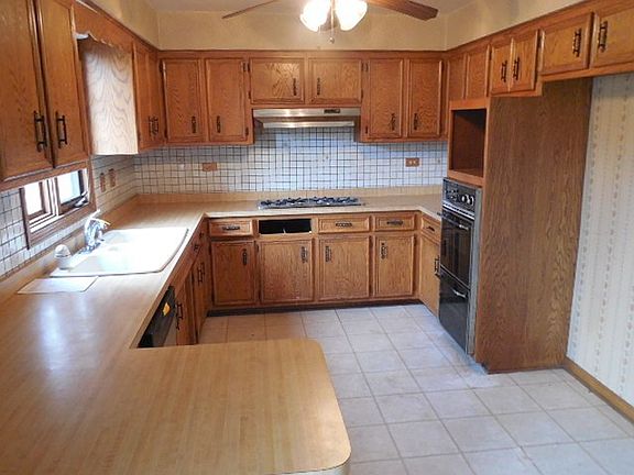 4th image of 14500 S Stirrup Ct