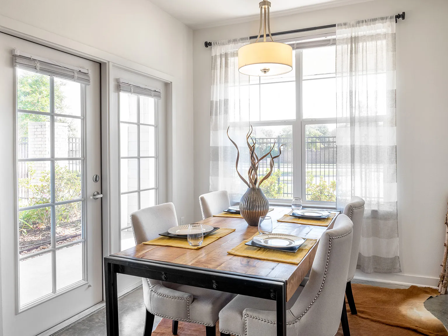 Robley Place Apartments — Photo 4