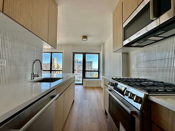 3rd image of 501 E 87th St APT 17A