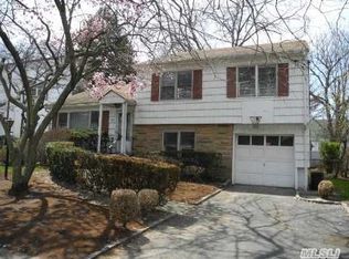 557 Church Ave, Woodmere, NY 11598
