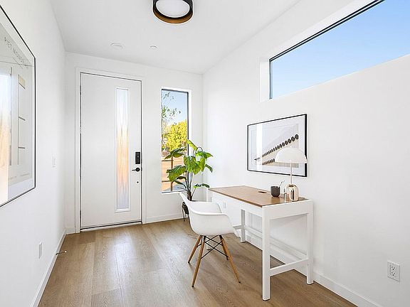 3rd image of 2702 W Avenue 33 #1