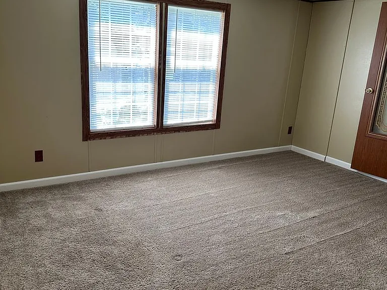 2501 S Broadway Ave — Photo 14