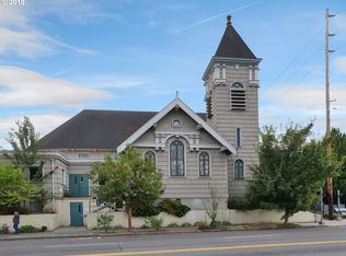 2400 NE Broadway St, Portland, OR 97232