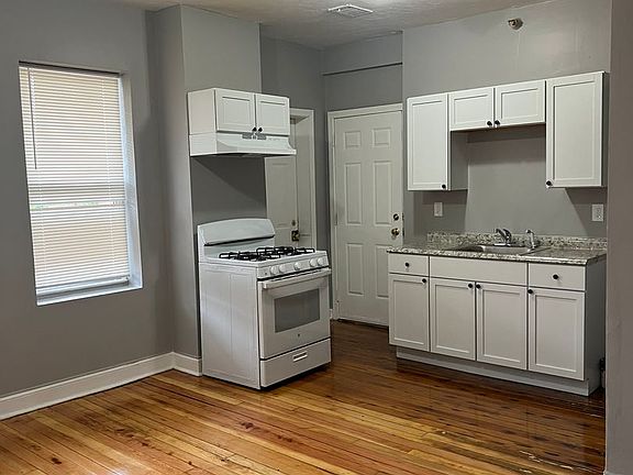 2nd image of 820-828 Blue Hill Ave #826-4