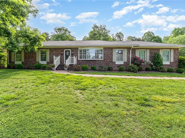6920 Maynard Rd, Summerfield, NC 27358