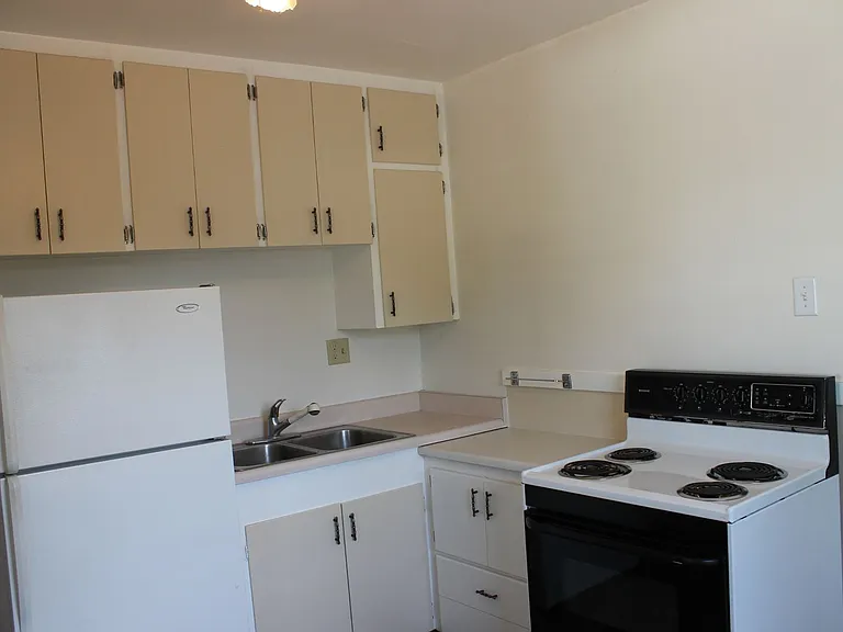 1407 Danforth Ave — Photo 10