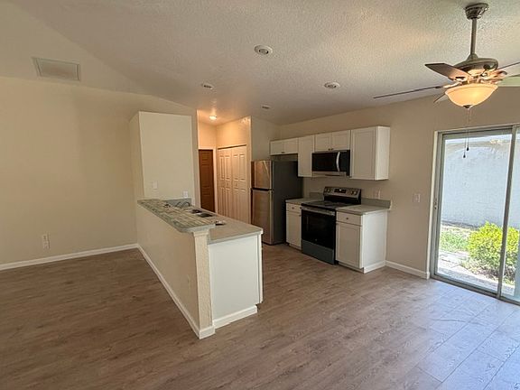 4th image of 105 Sidney Ct
