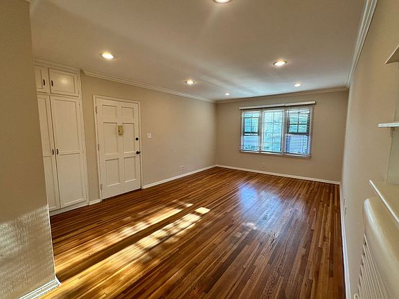 5th image of 15127-37 Dickens St #15129-C