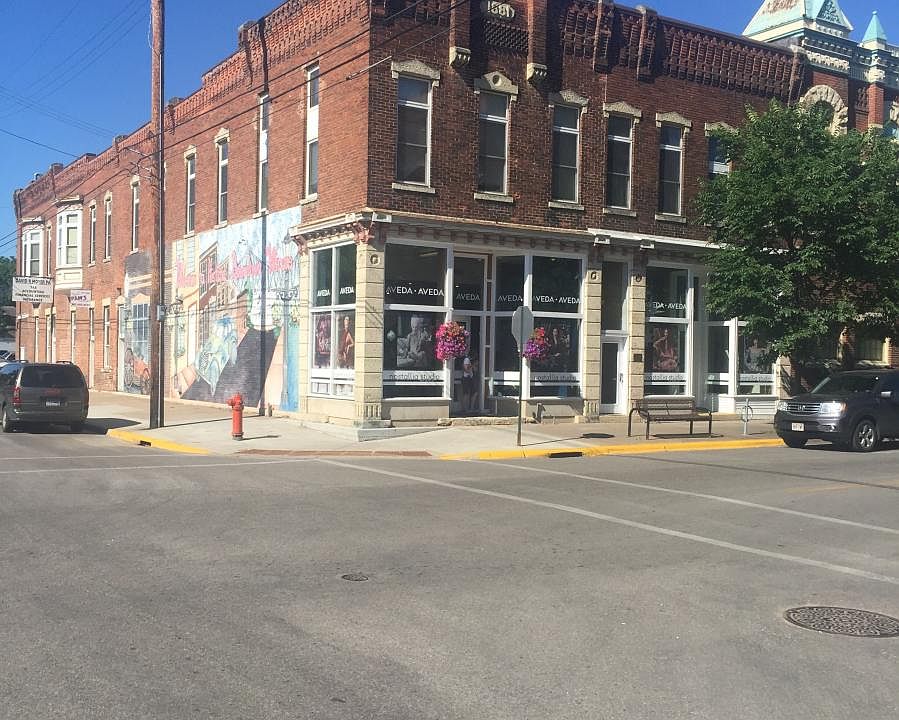 HISTORIC DOWNTOWN BUILDING