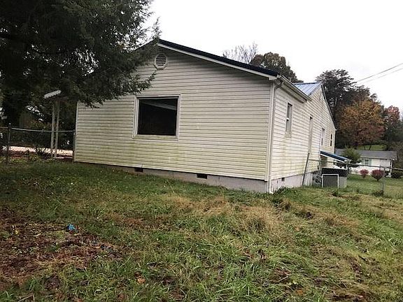 4th image of 4706 Ball Camp Pike