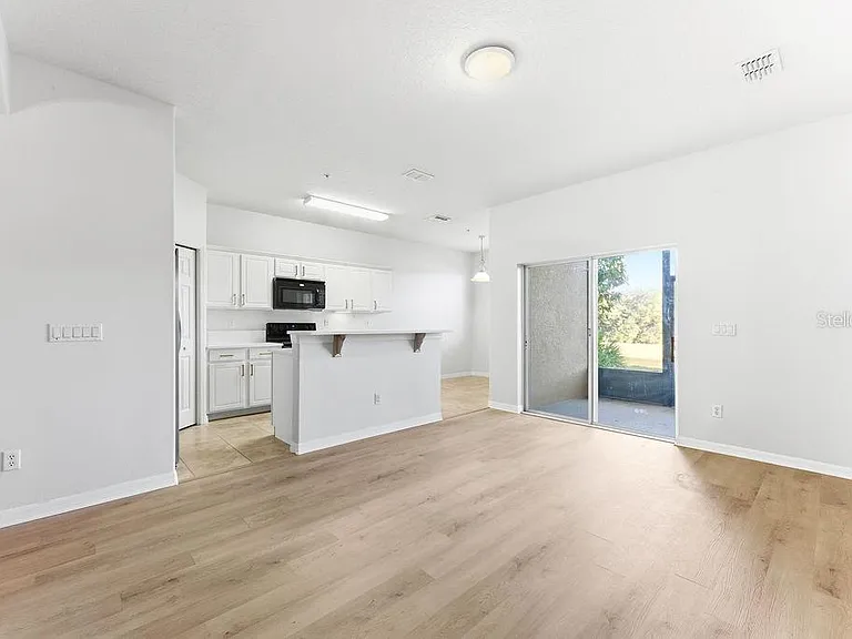 2795 Oakwater Dr — Photo 10