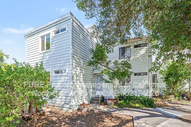 1st image of 234 Courtyards E