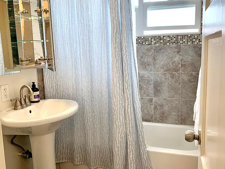 920 Chalcedony St — Photo 10