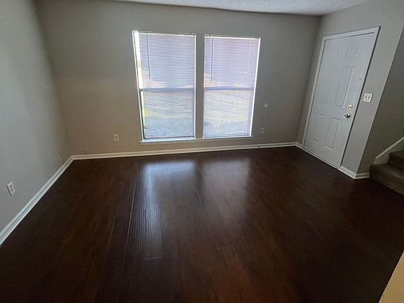 5th image of 3113 Dove Ct #A-b