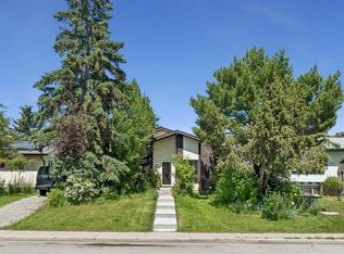 2524 N 106th Ave SW, Calgary, AB T2W 2H9