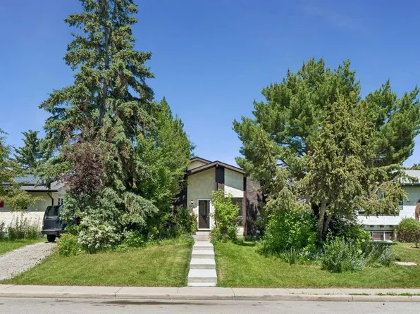 2524 N 106th Ave SW, Calgary, AB T2W 2H9