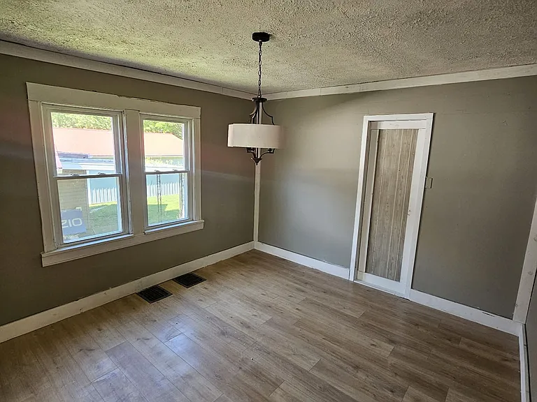 250 Helen Ave — Photo 7
