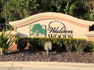 1864 Greenwood Valley Dr, Plant City, FL 33566