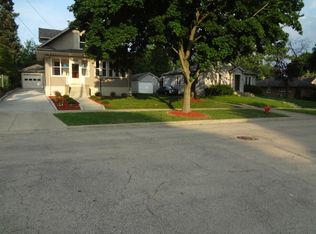 1117 Bellevue Ave, Elgin, IL 60120