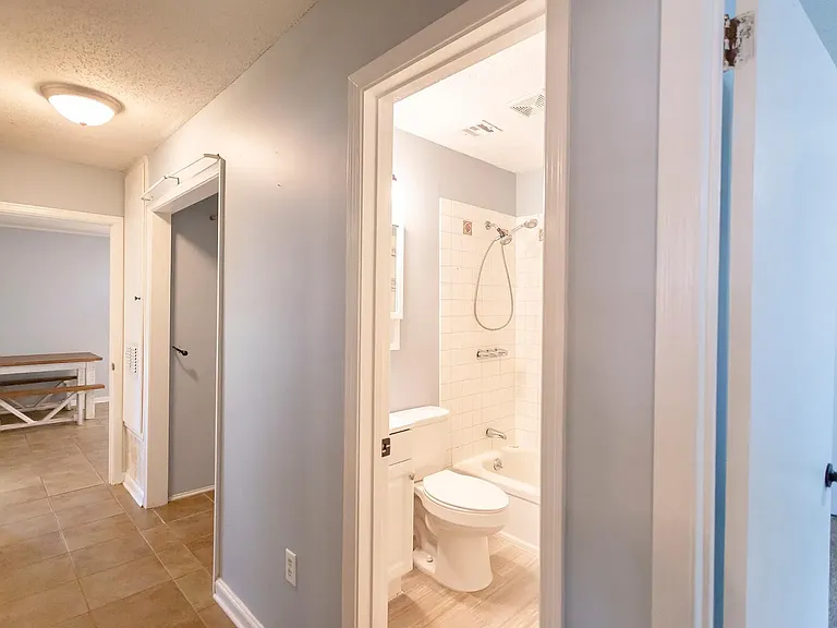 130 Country Club Dr — Photo 18