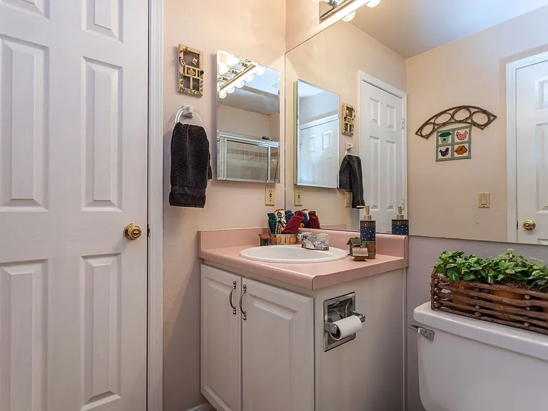 111 Iveystone Ct — Photo 12