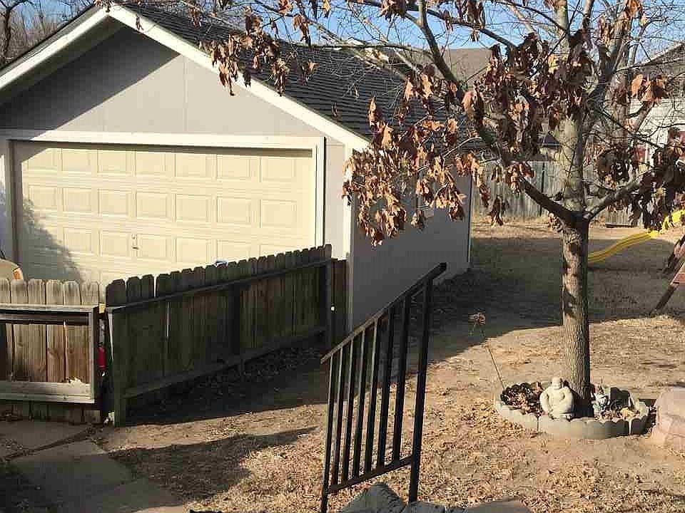 2nd image of 102 E 14th Ave