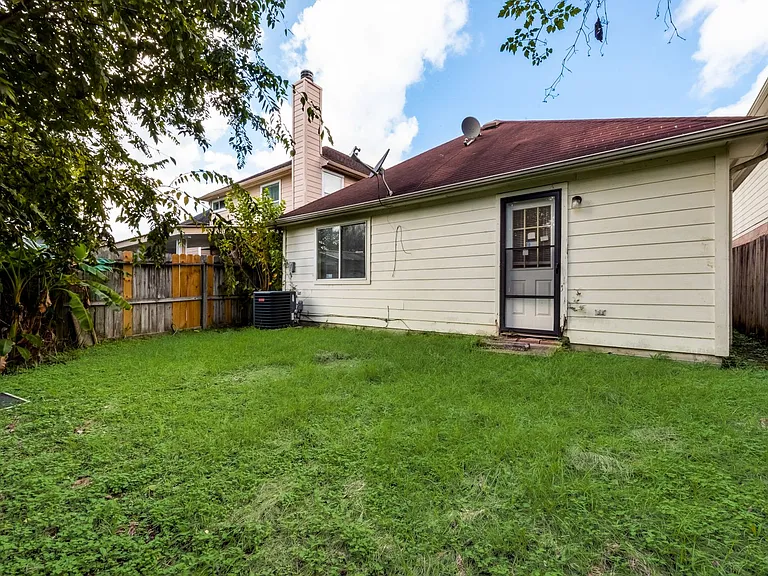 8342 Fuqua Gardens Dr — Photo 15