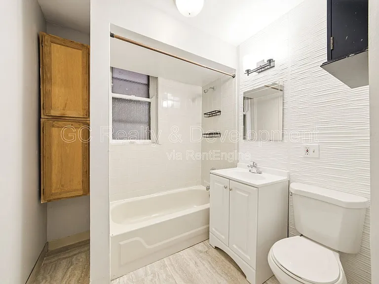 941 E Hyde Park Blvd #1 — Photo 7