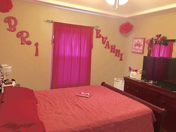 4th image of 2405 Ambassador St