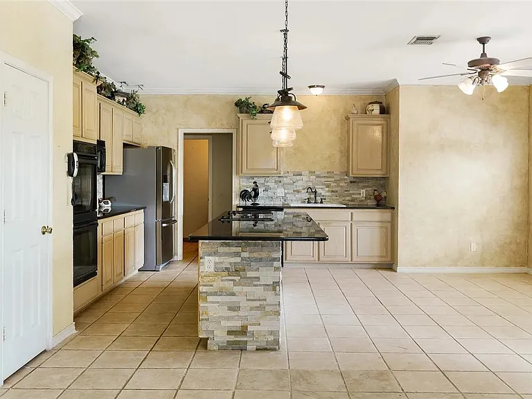 14810 Beal Dr — Photo 7