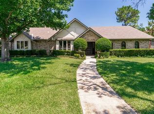 109 Circleview Dr S, Hurst, TX 76054