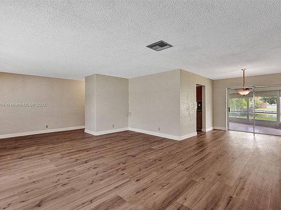 5th image of 6900 NW 89th Ave