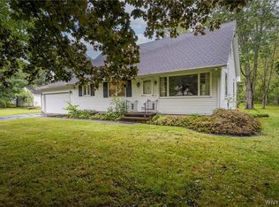 6494 Versailles Rd, Lake View, NY 14085