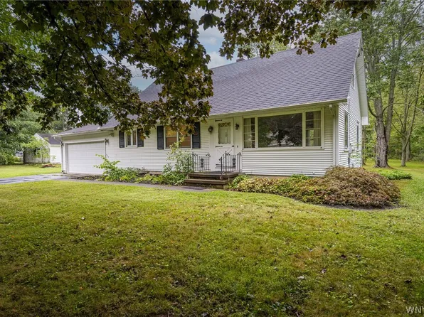 6494 Versailles Rd, Lake View, NY 14085
