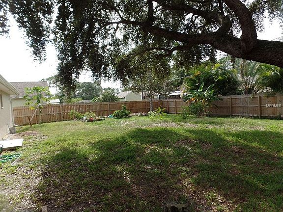 3rd image of 828 Lamplighter Dr NW