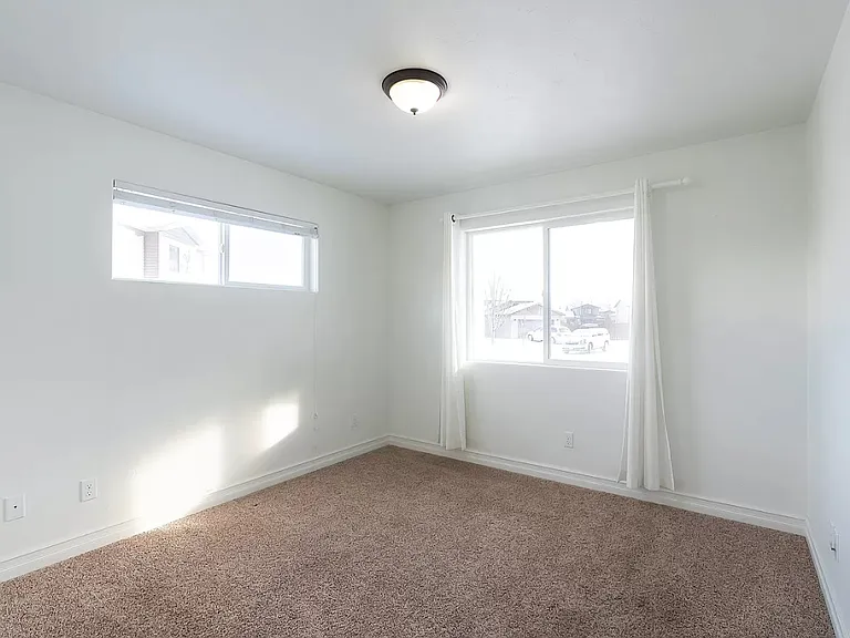 106 Kestrel Ct — Photo 10