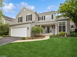 39W326 W Mallory Dr, Geneva, IL 60134