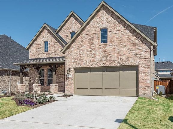 2nd image of 111 Live Oak Dr