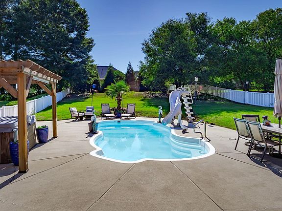 5th image of 1640 Priceville Rd