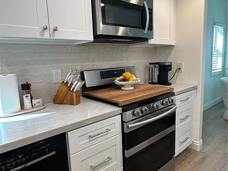 608 Poinsettia Ave #B — Photo 13