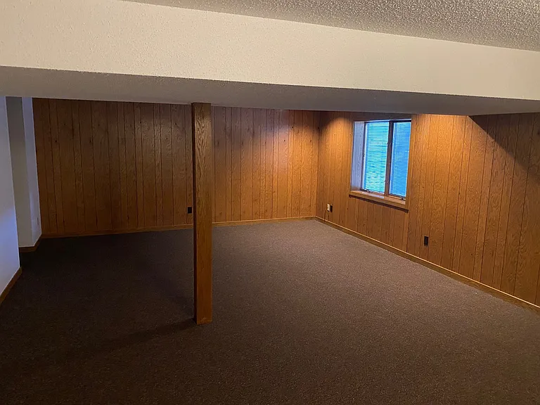 4813 Russell St — Photo 16