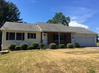 16 Highland Ave, Easthampton, MA 01027