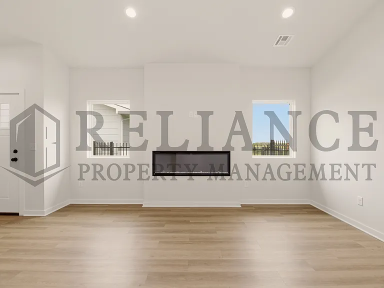 204 N Gowen St — Photo 23