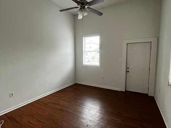 Room 1 - front door entry