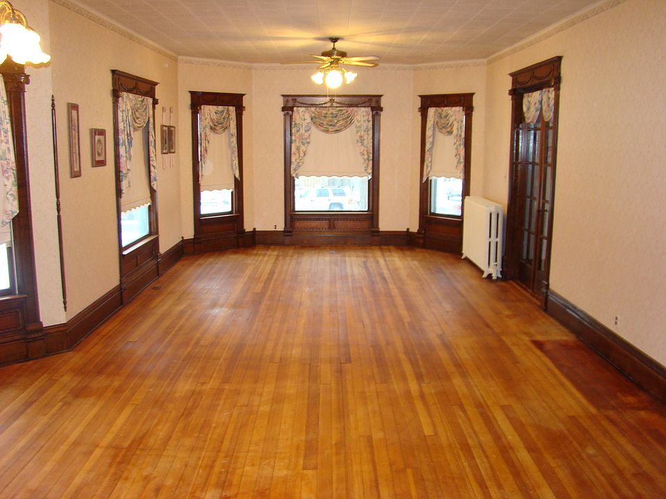 2nd image of 311 Hiawatha St