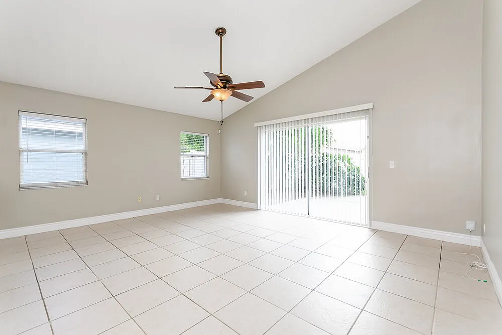 4 bed, 2.0 bath, 1942 sqft, $2,850 — Photo 4