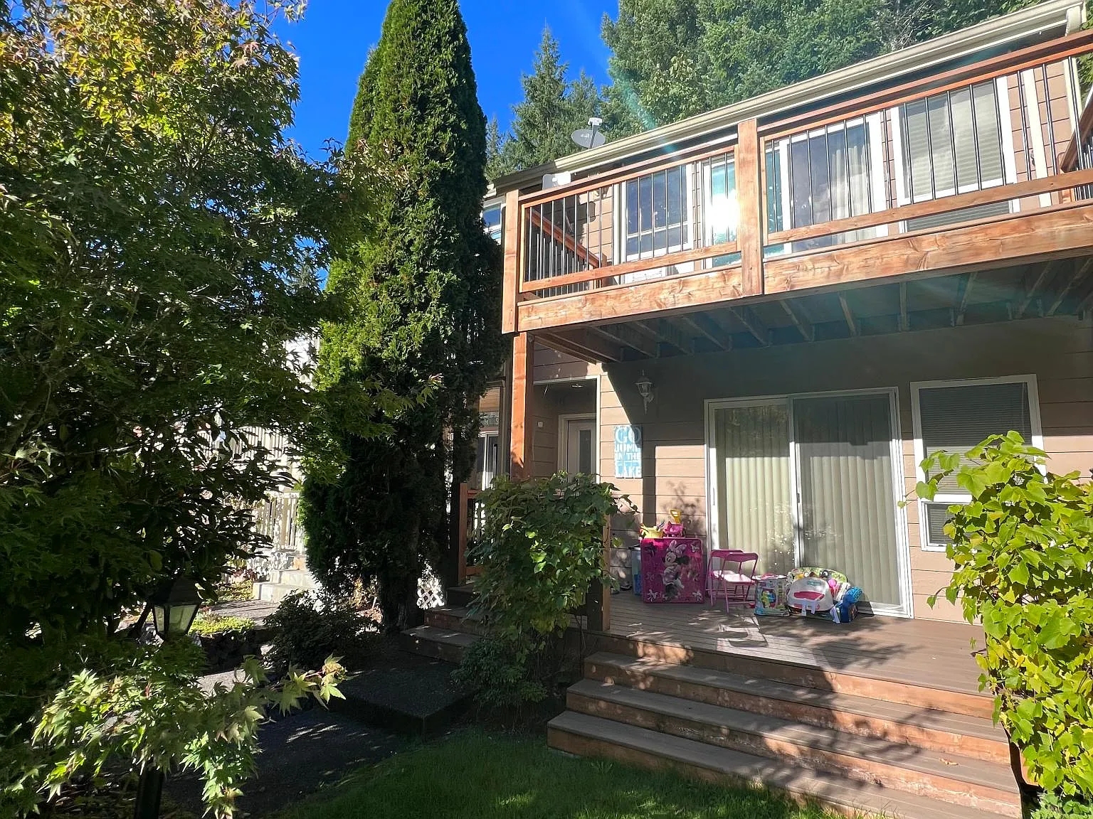 2 bed, 1.5 bath, 1009 sqft, $2,200 — Photo 2