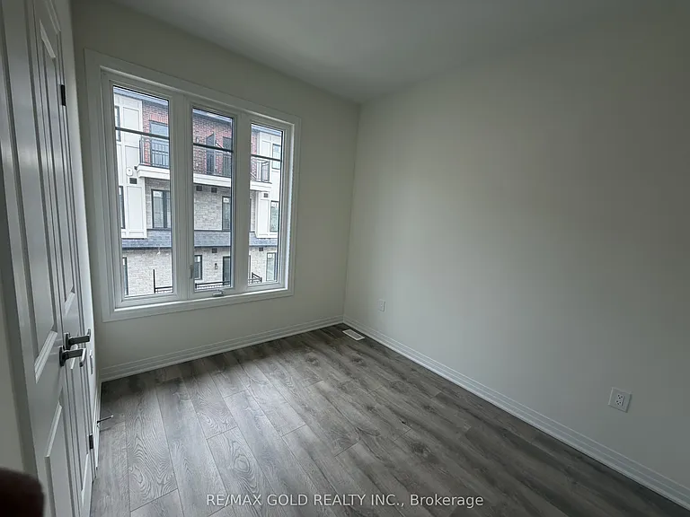 702 Front Royal St — Photo 16